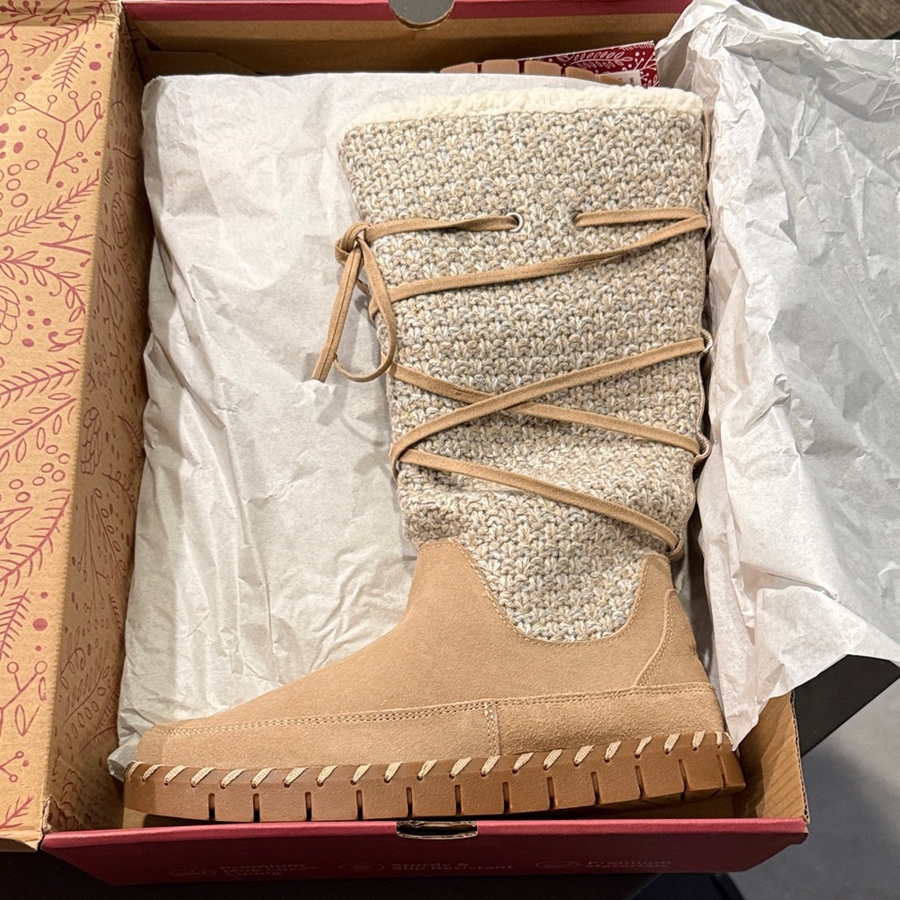 Muk Luks Beige Knit Lace-Up Women's Boots